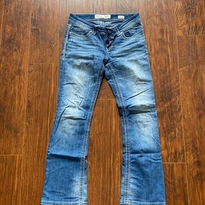 Buckle BKE Culture boot cut jeans 28R like new